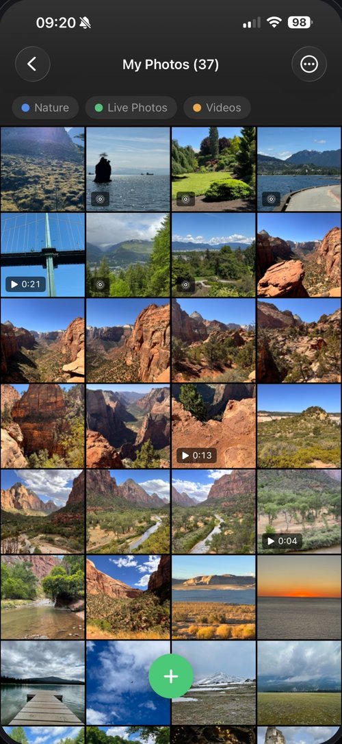 Encrypted photo grid in Obscura Photo Vault with colour tags, videos and Live Photos